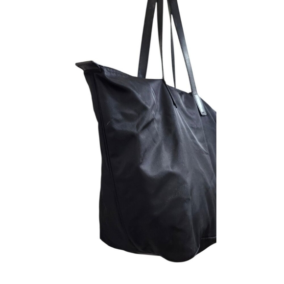 Everlane Recycled Nylon Tote Womens trevel bag - Picture 7 of 16